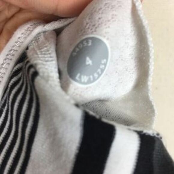 Lululemon White & Gray/ black  No Limits Athletic  Tank 4 - Picture 7 of 7